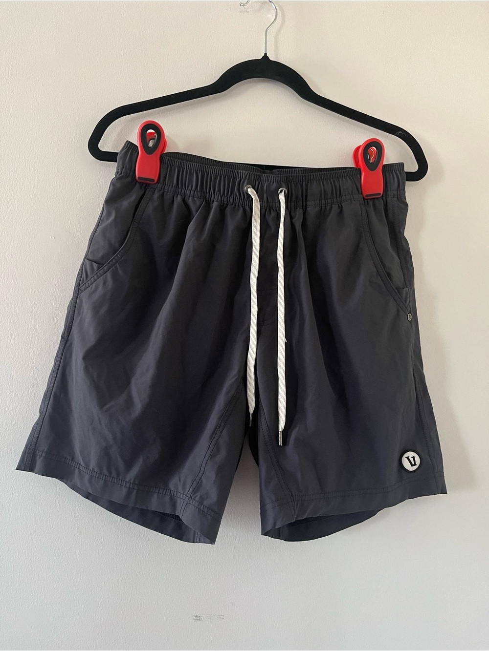 Vuori Gray Men's Kore Shorts Medium Athletic Running Workout Gym